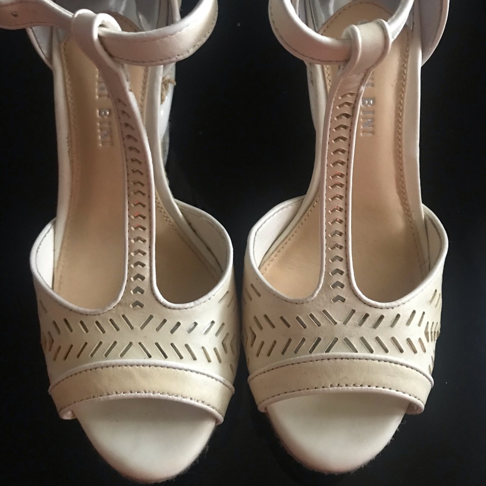 Only worn a few times. Size 8m.